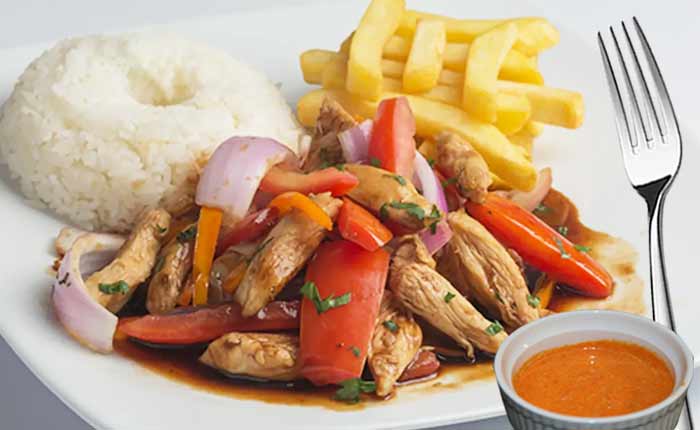 lomo saltado de pollo 